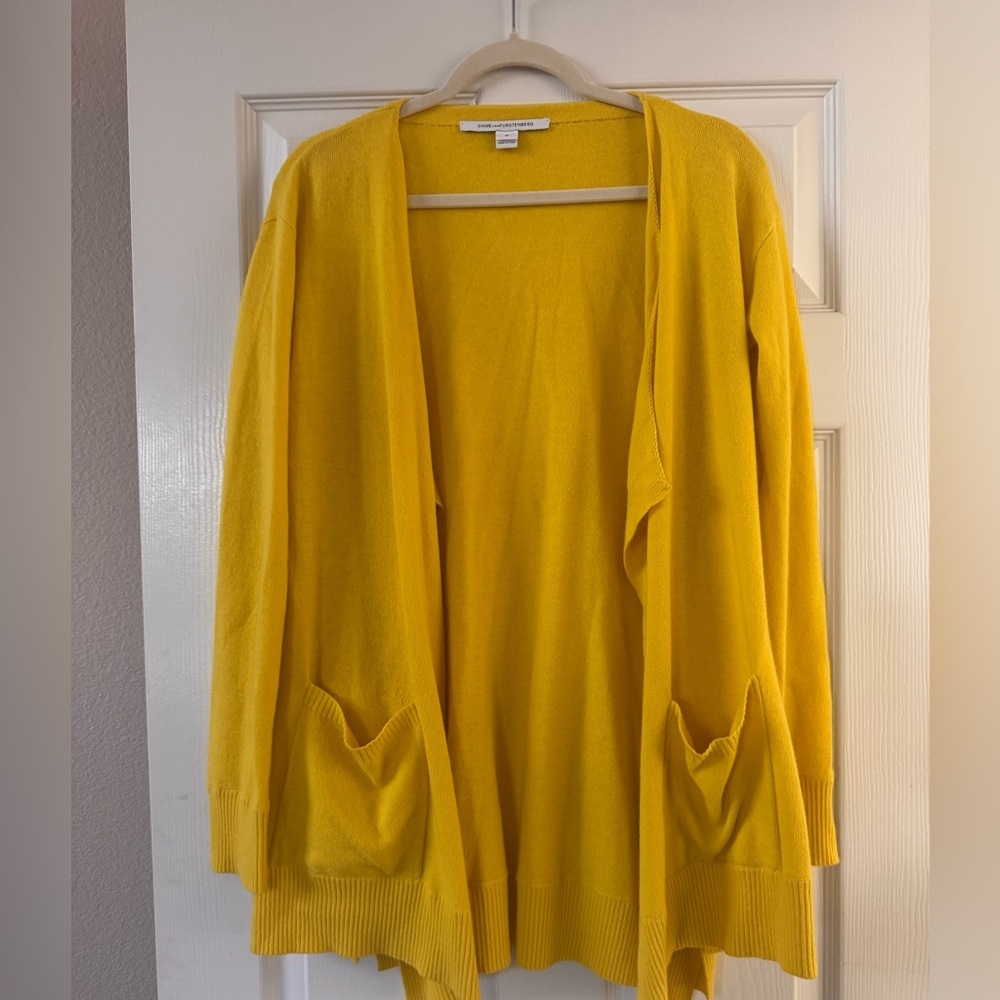 Diane Von Furstenburg Bright yellow wool blend cardigan sweater size M - Picture 11 of 11